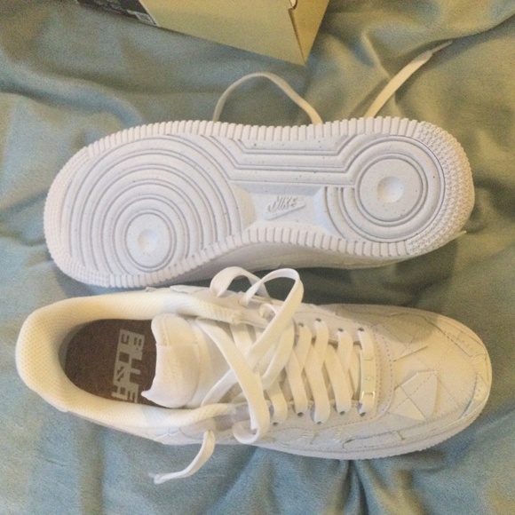 Nike Air Force 1 SP  Billie Eilish NWT Woman’s Size 9 - Picture 3 of 5